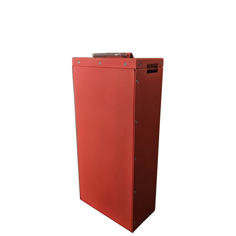 Batterie au lithium pour chariot élévateur rouge avec tension 24V pour une longue durée de vie