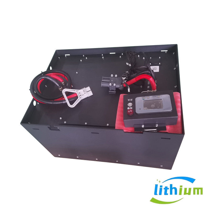 51.2V 346ah batterie de chariot élévateur au lithium en fer avec stockage de batterie chargeur de batterie 830X630X465mm